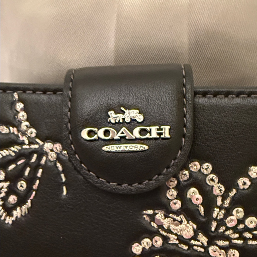 🖤🩶Coach NWT Medium Corner Zip Wallet With Silver‎ Sparkling Butterfly Print - Picture 6 of 8